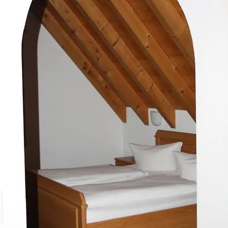 Hotel Gasthof Neun Linden *